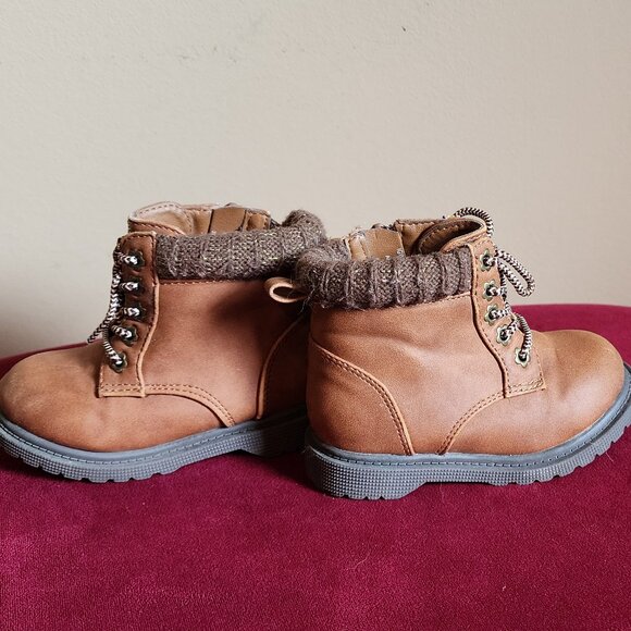 Wonder Nation Baby Girl Sweater Boot, Size 6 - Picture 5 of 8